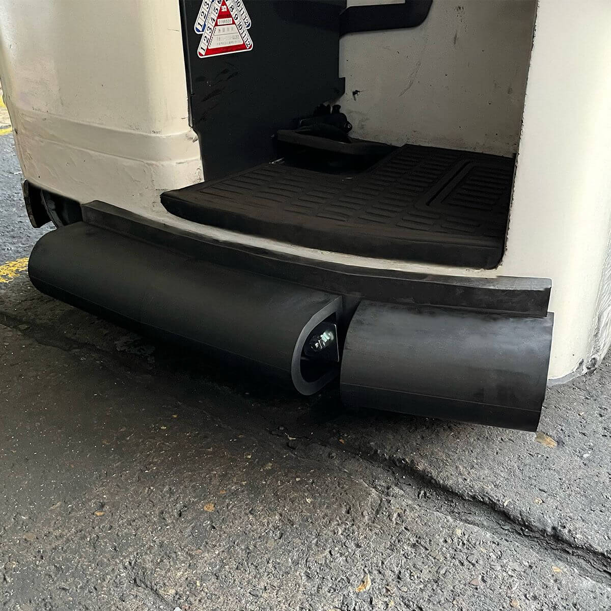 TEｰ12 リーチ式フォークリフトバンパー