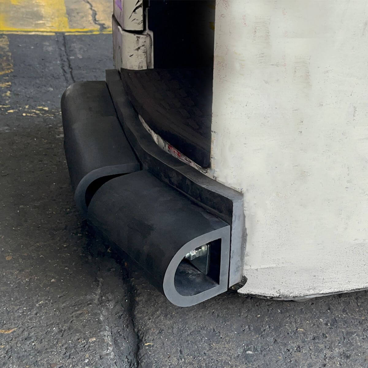 TEｰ12 リーチ式フォークリフトバンパー