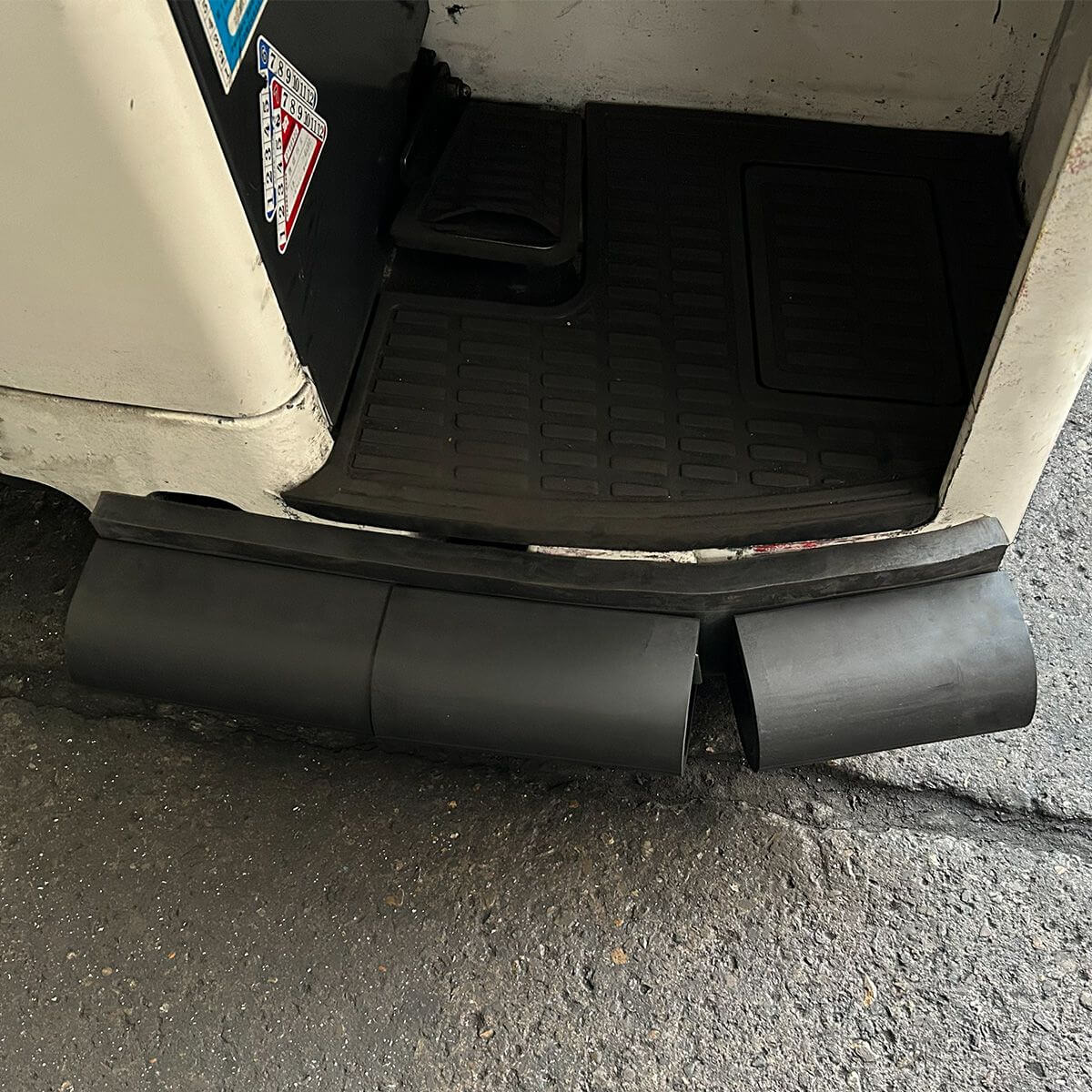 TEｰ12 リーチ式フォークリフトバンパー